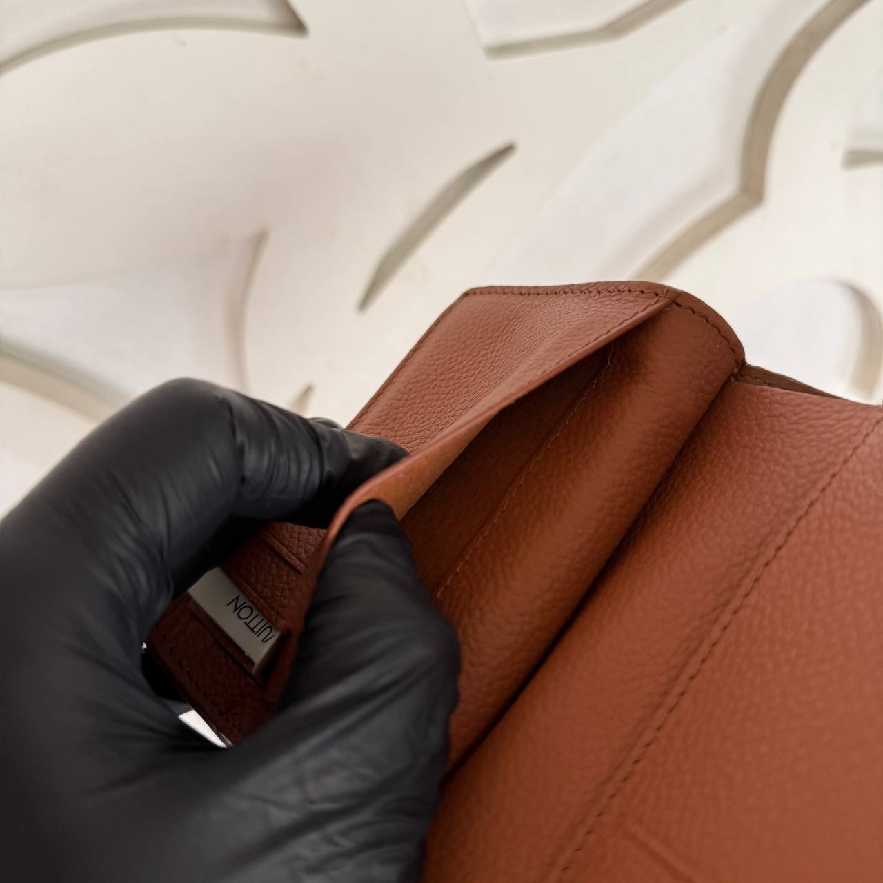 Louis Vuitton Clea Wallet 

210182 ⭐️