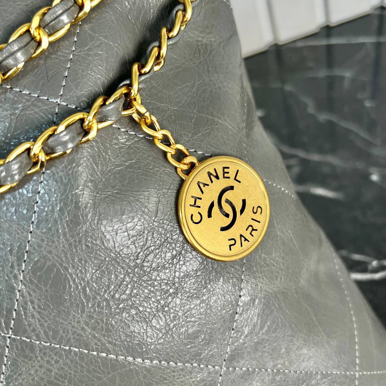 Chanel 22 Handbag

33x39 cm 
5648 ⭐️