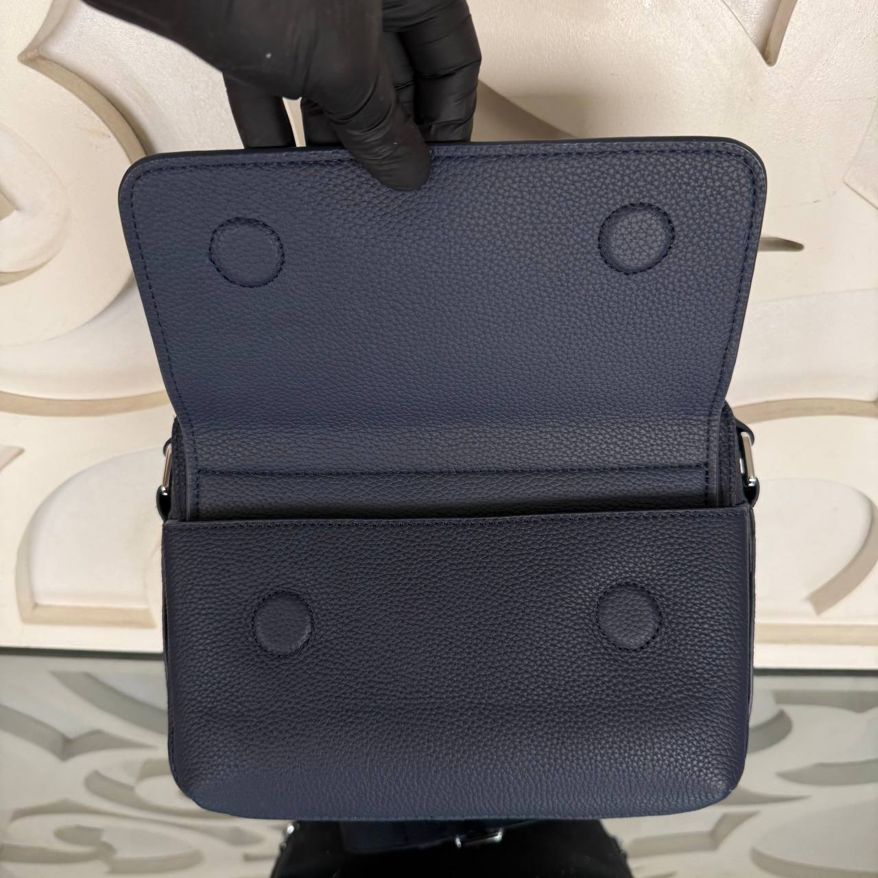 Louis Vuitton Boarding Messenger Bag

23x17 cm 
910988 ⭐️