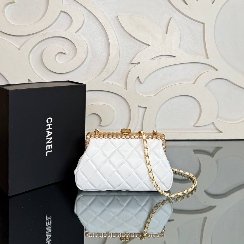 Chanel Mini Clutch

20x11.5 cm
910759 ⭐️