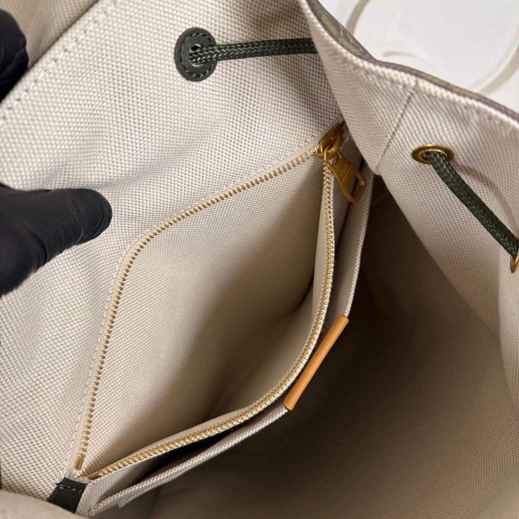 Louis Vuitton Christopher Backpack MM

910471 ⭐️