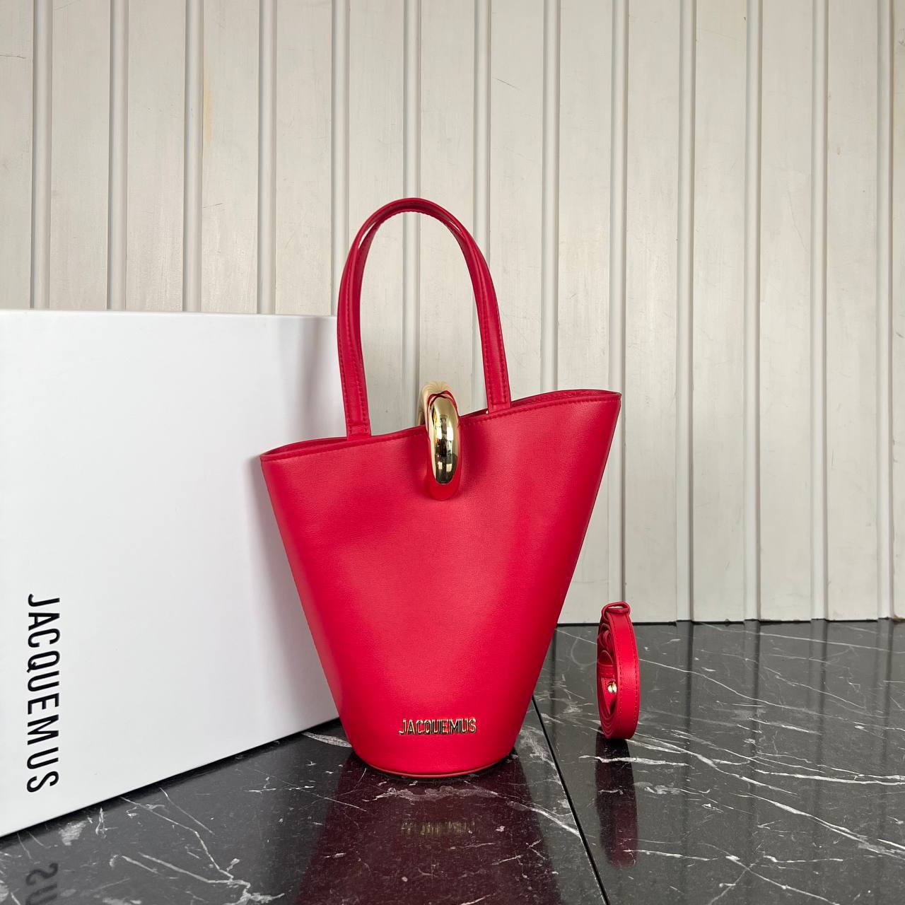 Jacquemus Bambola La Casa Bag
-50% προσφορά 
24x22 cm
6877 ⭐️