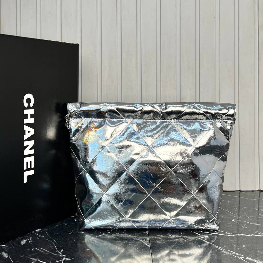 Chanel 22 Bag

40x30 cm 
5513-3