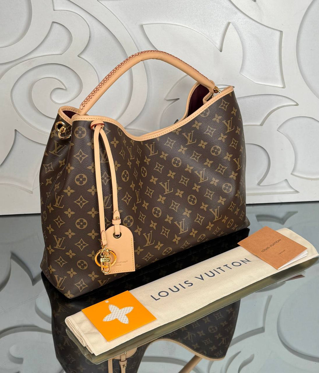 Louis Vuitton Again Bag

910331 ⭐️