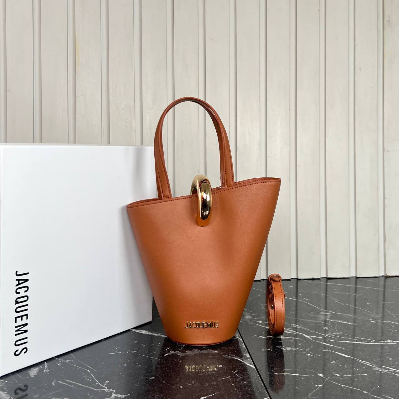 Jacquemus Bambola La Casa Bag
-50% προσφορά 
24x22 cm
6877 ⭐️
