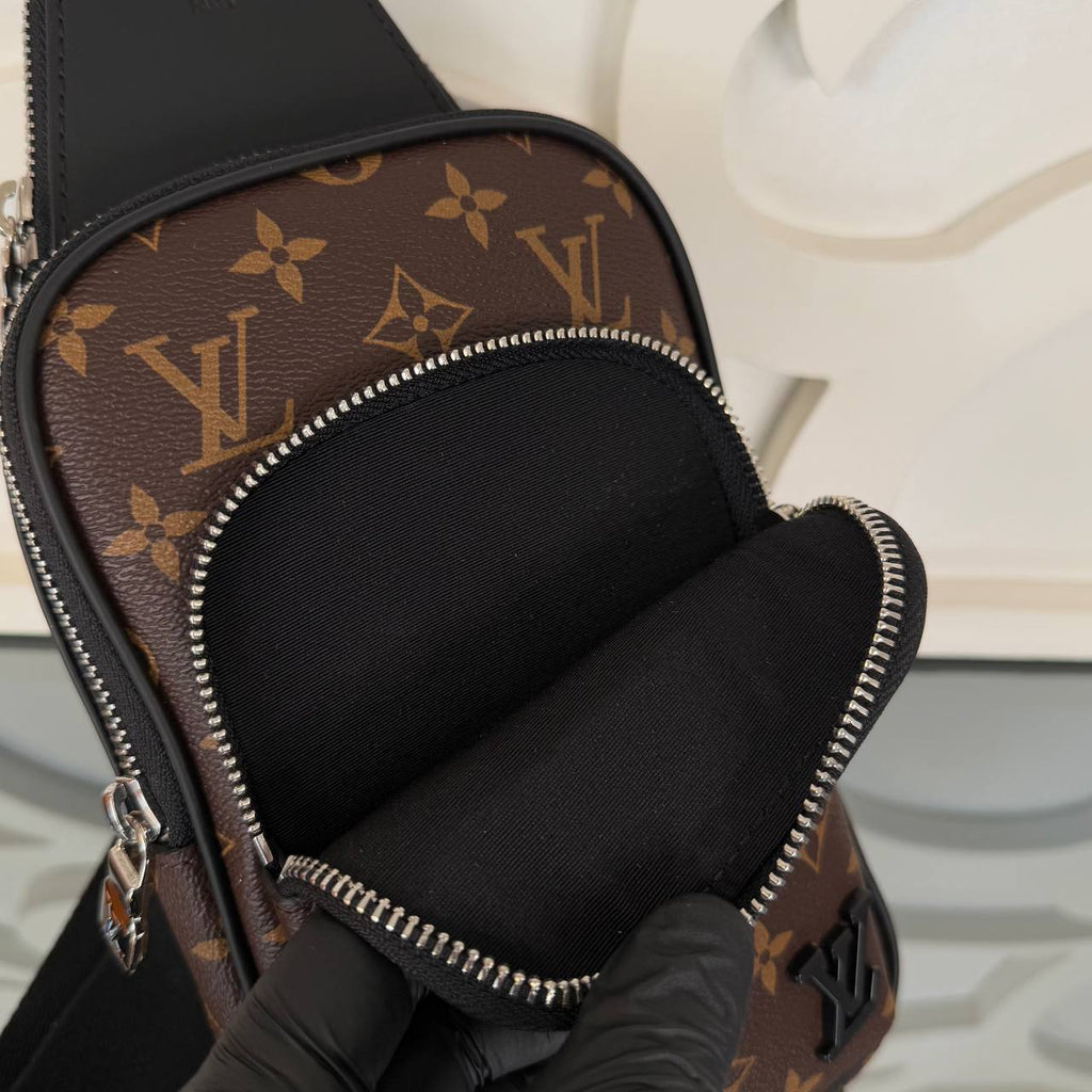 Louis Vuitton Avenue Sling Bag Small

⭐️