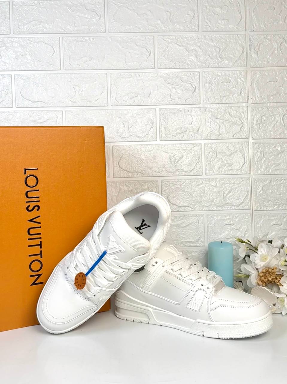 Louis Vuitton Sneakers

911109 ⭐️