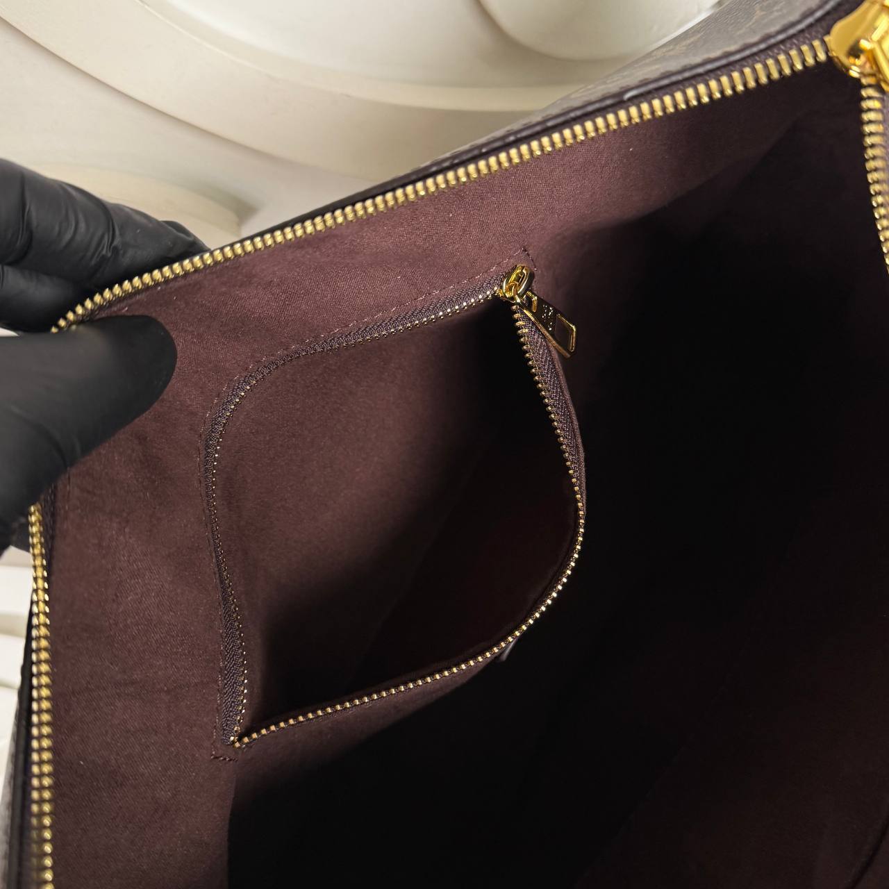 Louis Vuitton Loop Hobo Bag 

910432 ⭐️