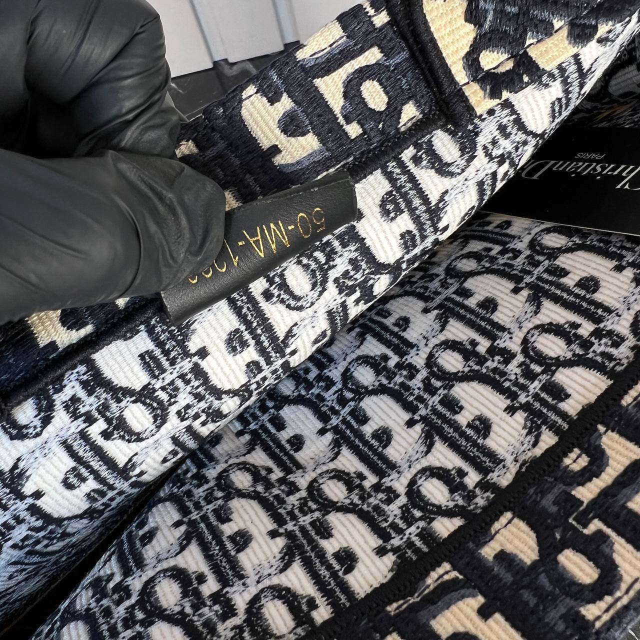 Christian Dior Book Tote Big

42x36 cm 
5656-2