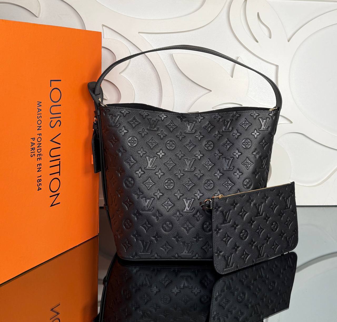 Louis Vuitton All In GM

910007 ⭐️
