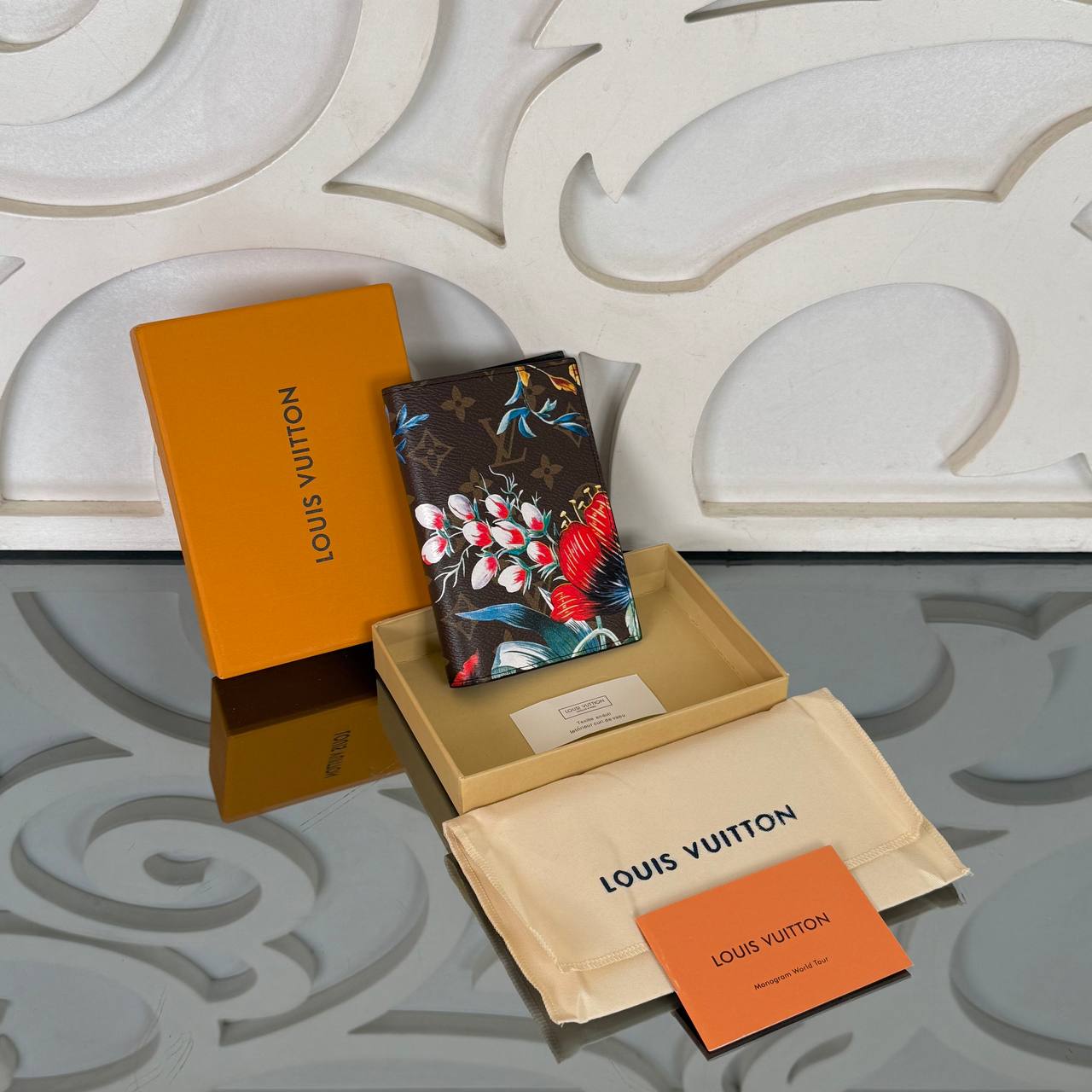 Louis Vuitton Passport Cover

910966 ⭐️