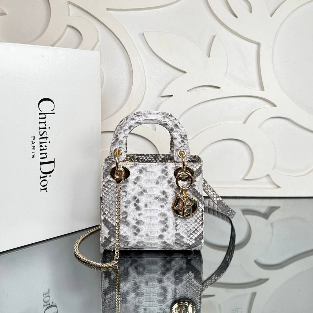 Christian Dior Lady Dior Python Small Bag 

17x16 cm 
210122 ⭐️
