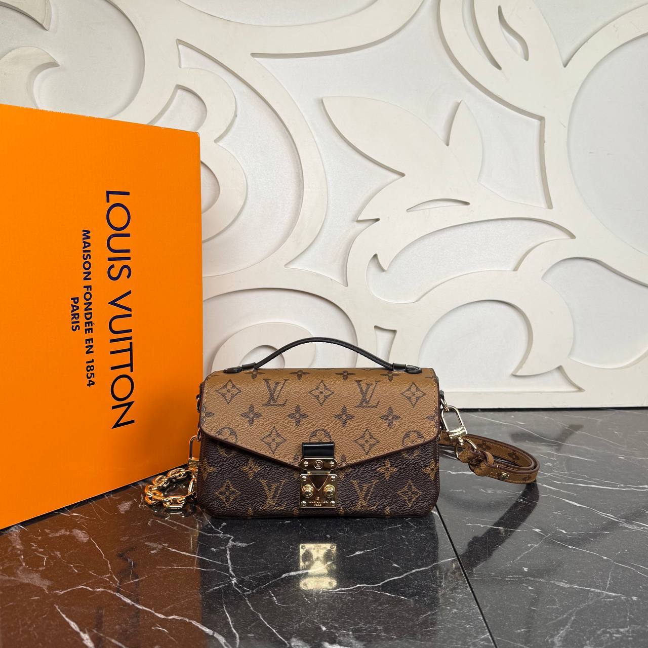 Louis Vuitton Pochette Metis East West 

5580-1 ⭐️