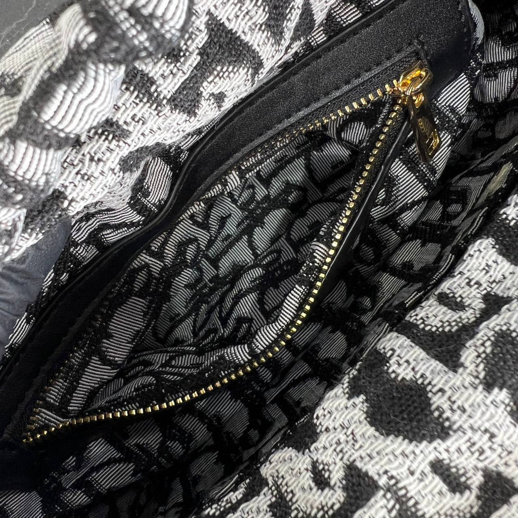 Christian Dior D-Joy Wicker Bag

26x13 cm 
5669 ⭐️