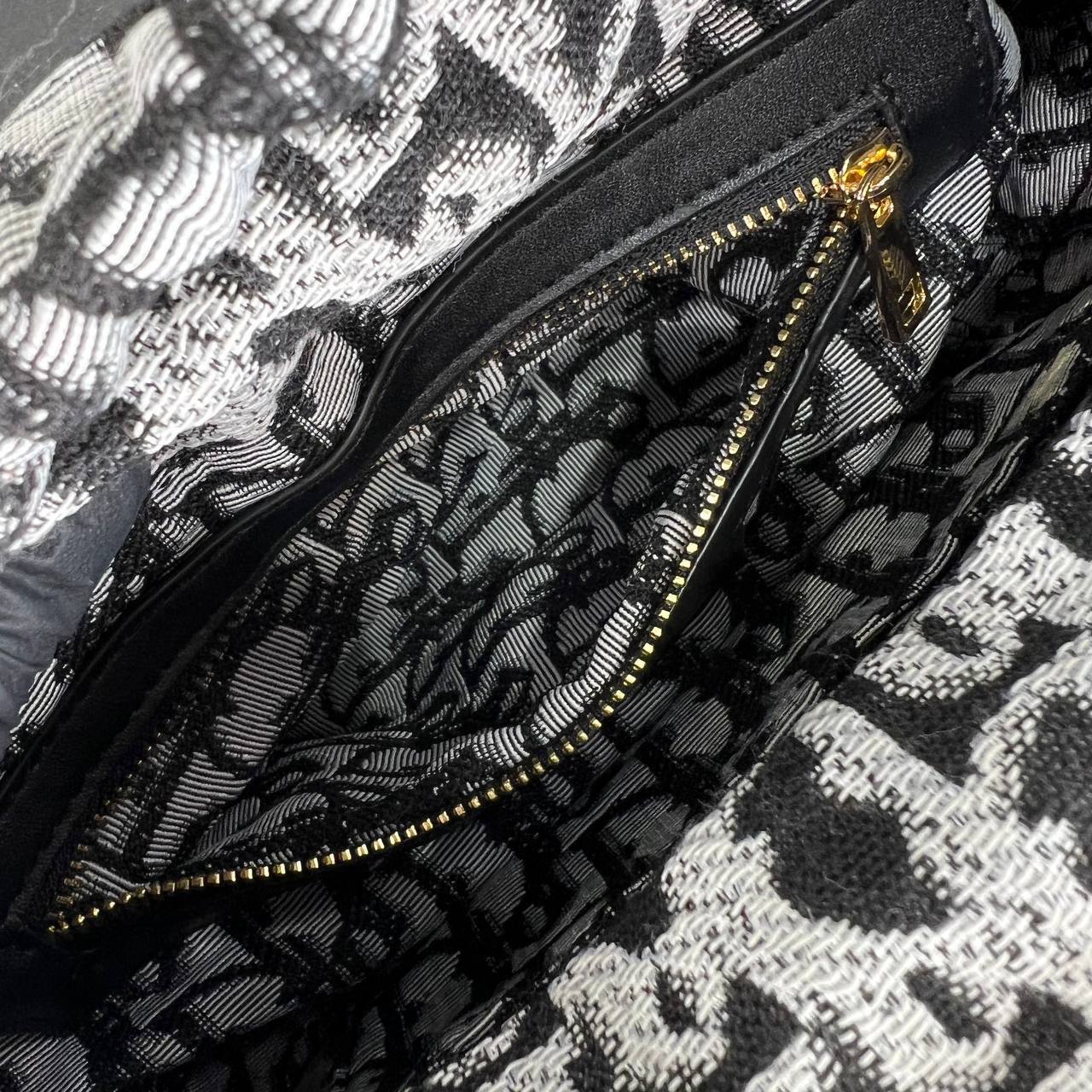 Christian Dior D-Joy Wicker Bag

26x13 cm 
5669 ⭐️
