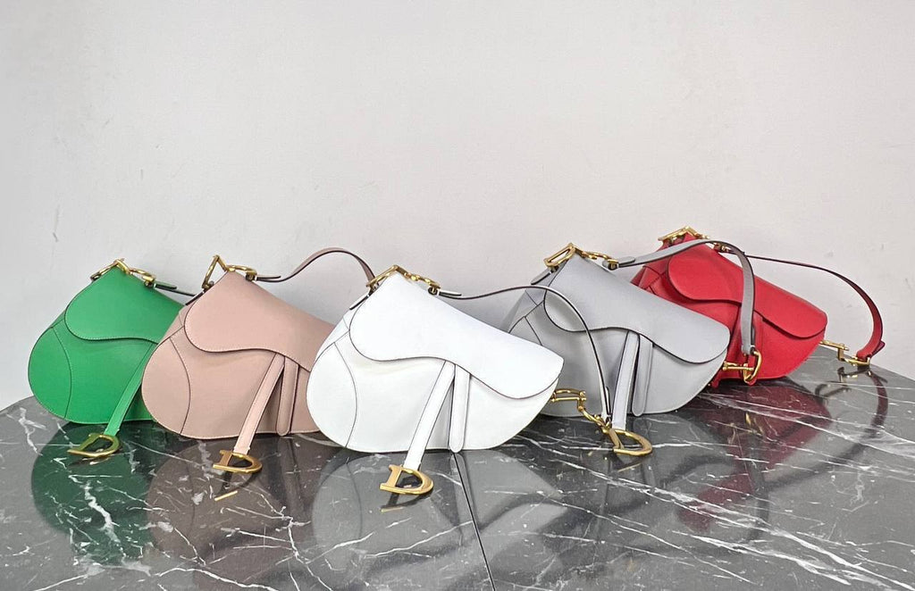 Christian Dior Saddle Bag

25x20 cm 
639.B ⭐️