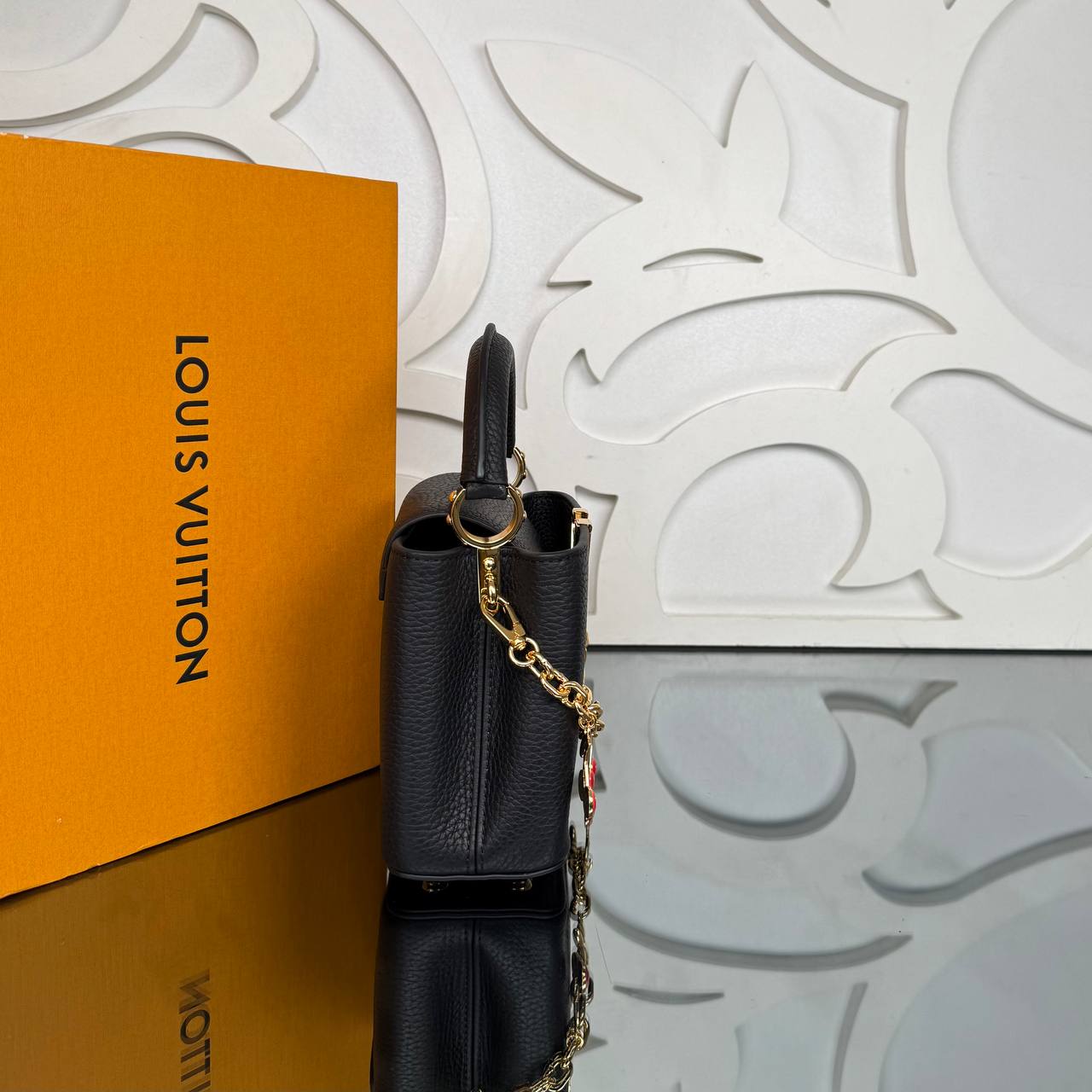 Louis Vuitton LV x TM Capucines Mini

910334 ⭐️