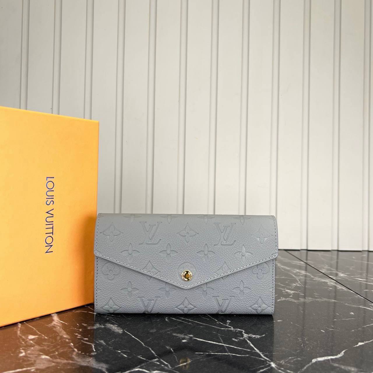 Louis Vuitton Sarah Wallet 

79-2 ⭐️