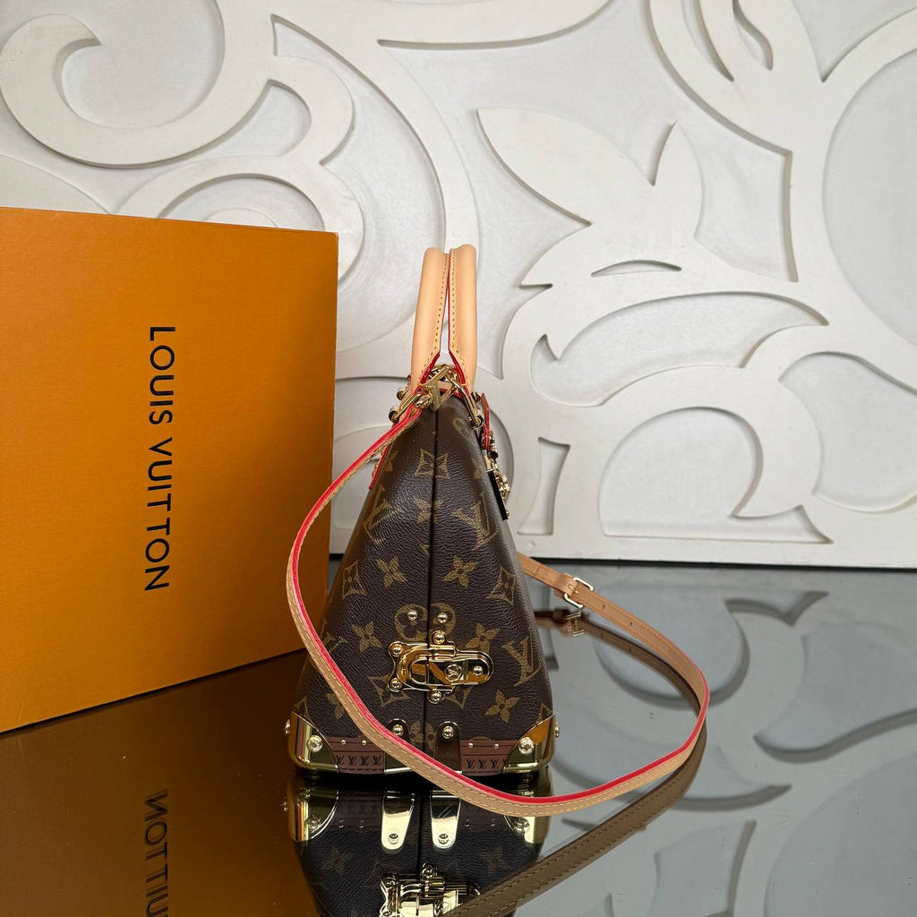 Louis Vuitton Alma Trunk

910958 ⭐️