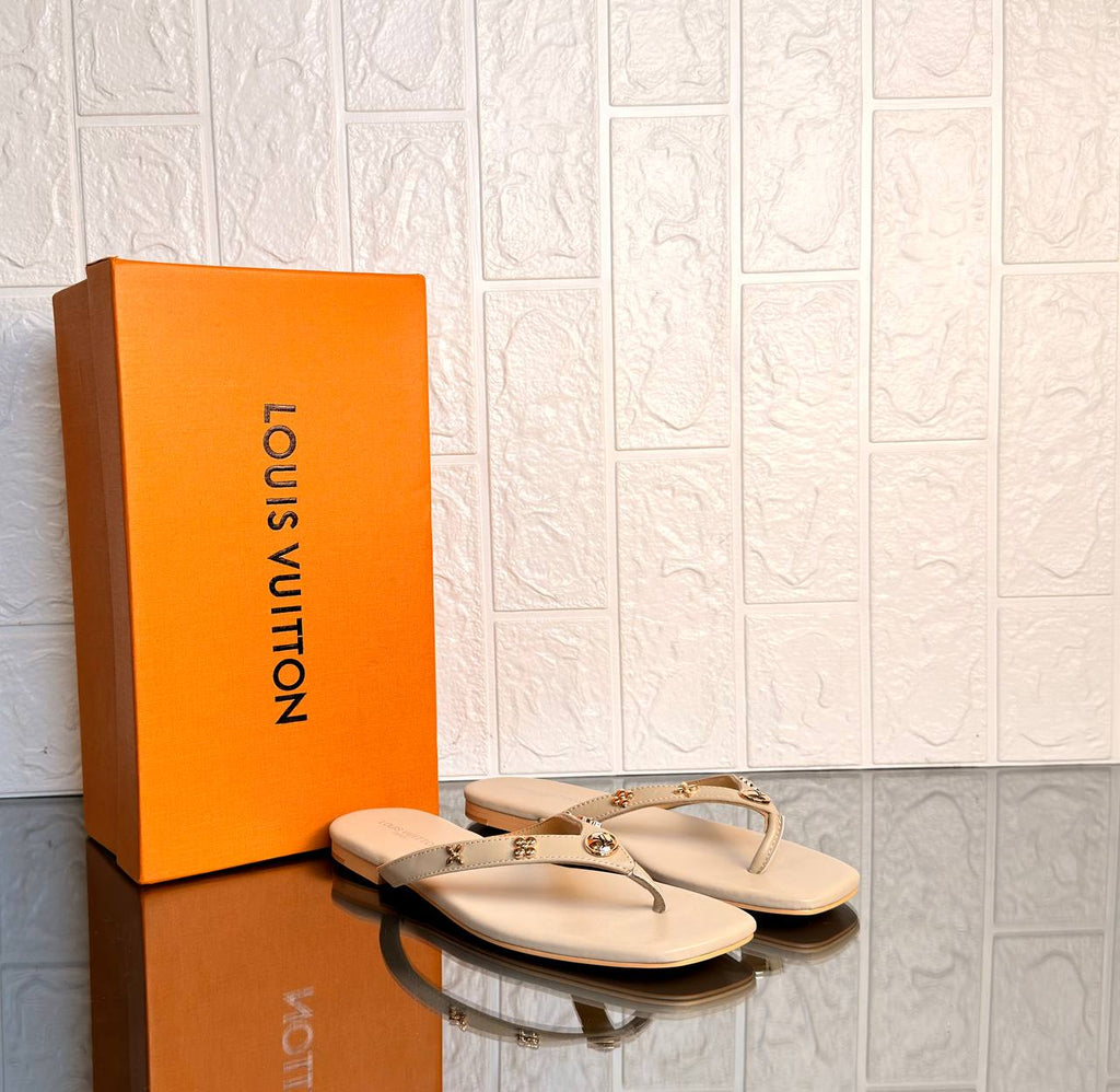 Louis Vuitton Slipper

911265 ⭐️