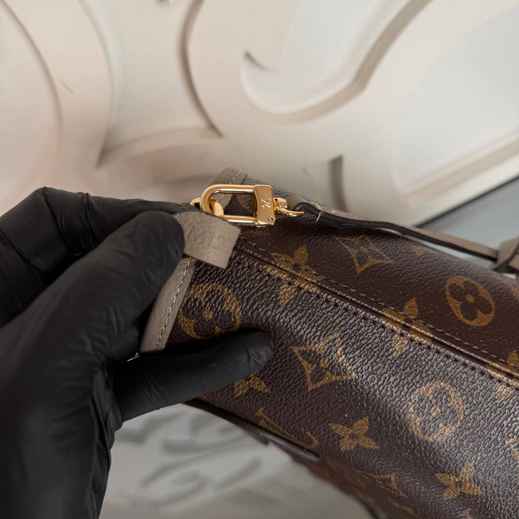 Louis Vuitton Neverfull Bandouliere Inside Out BB
Big size 42x28
19x16 cm small size 
210005 ⭐️