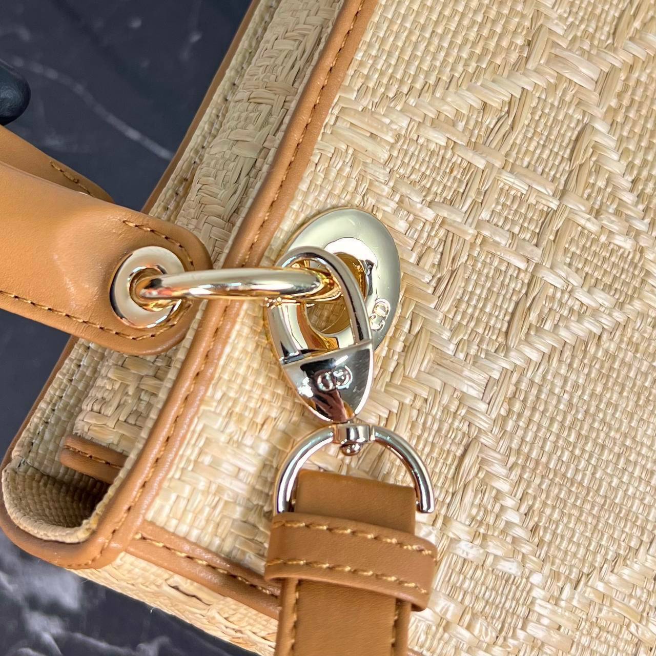 Christian Dior Lady Dior Raffia Bag Medium 

24x20 cm 
5479-2 ⭐️