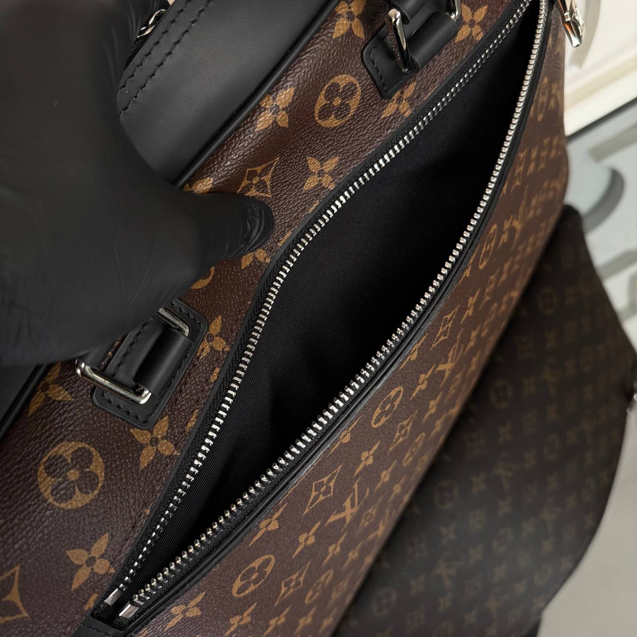 Louis Vuitton Porte Documents Voyage

5635-3 ⭐️