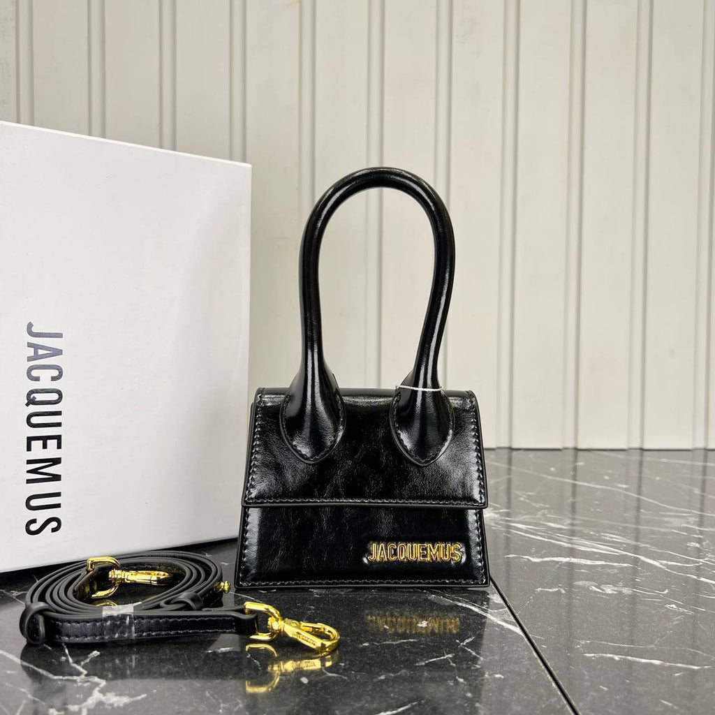 Jacquemus Chiguito Bag Nano

13x10 cm
5736-5 
💥Sale💥