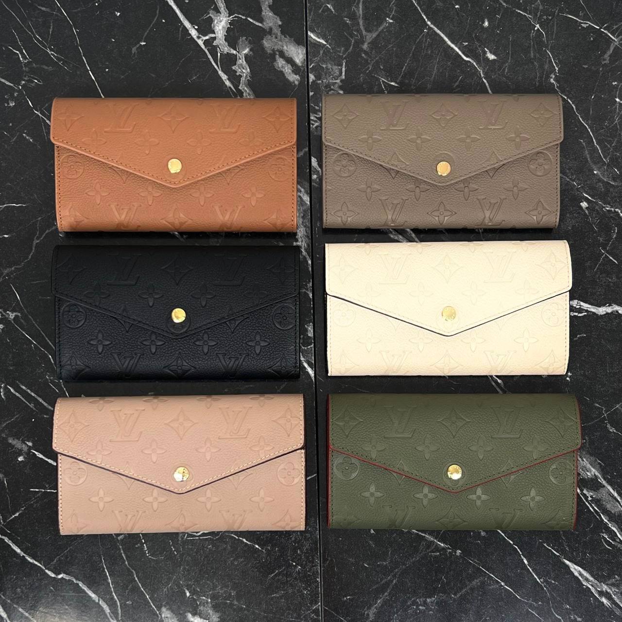 Louis Vuitton Sarah Wallet 

79-2 ⭐️