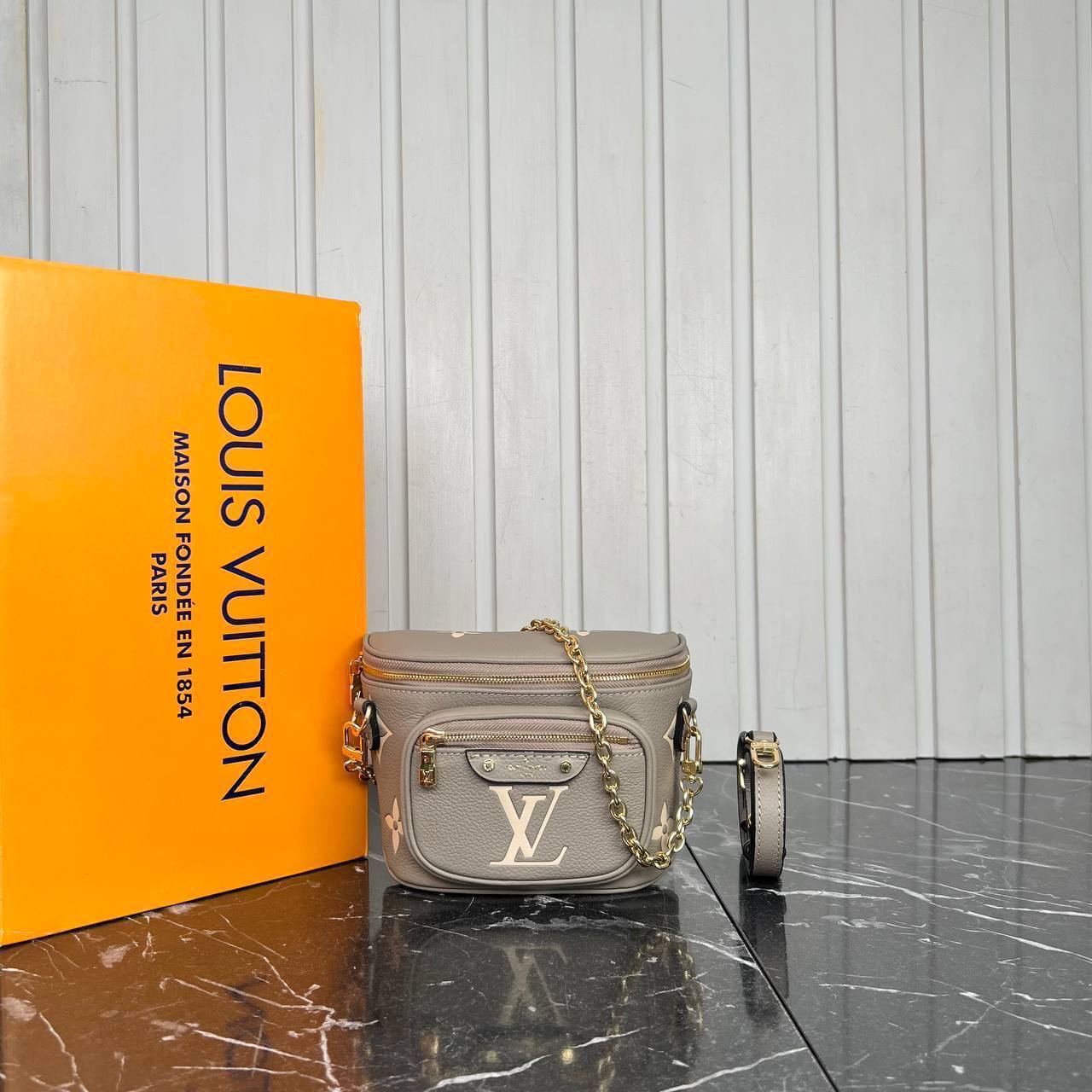 Louis Vuitton Mini Bumbag

6661 ⭐️