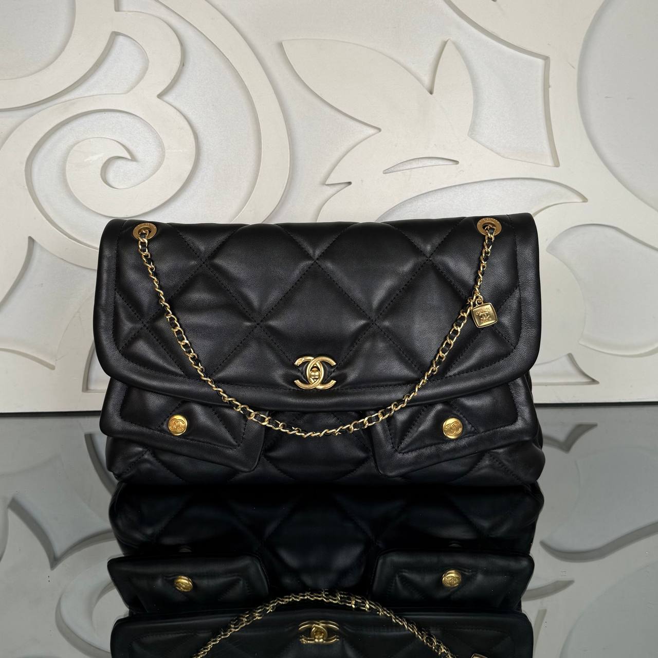Chanel Large Bowling Flap Bag 

38x25 cm
910398 ⭐️