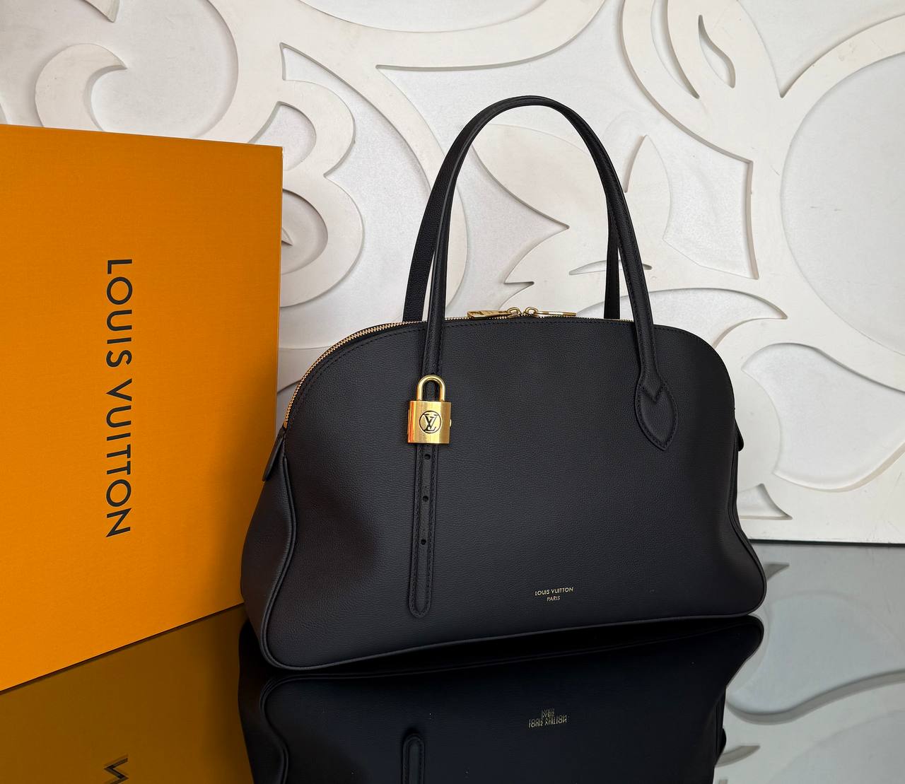 Louis Vuitton Duffle Tote Bag

910427 ⭐️