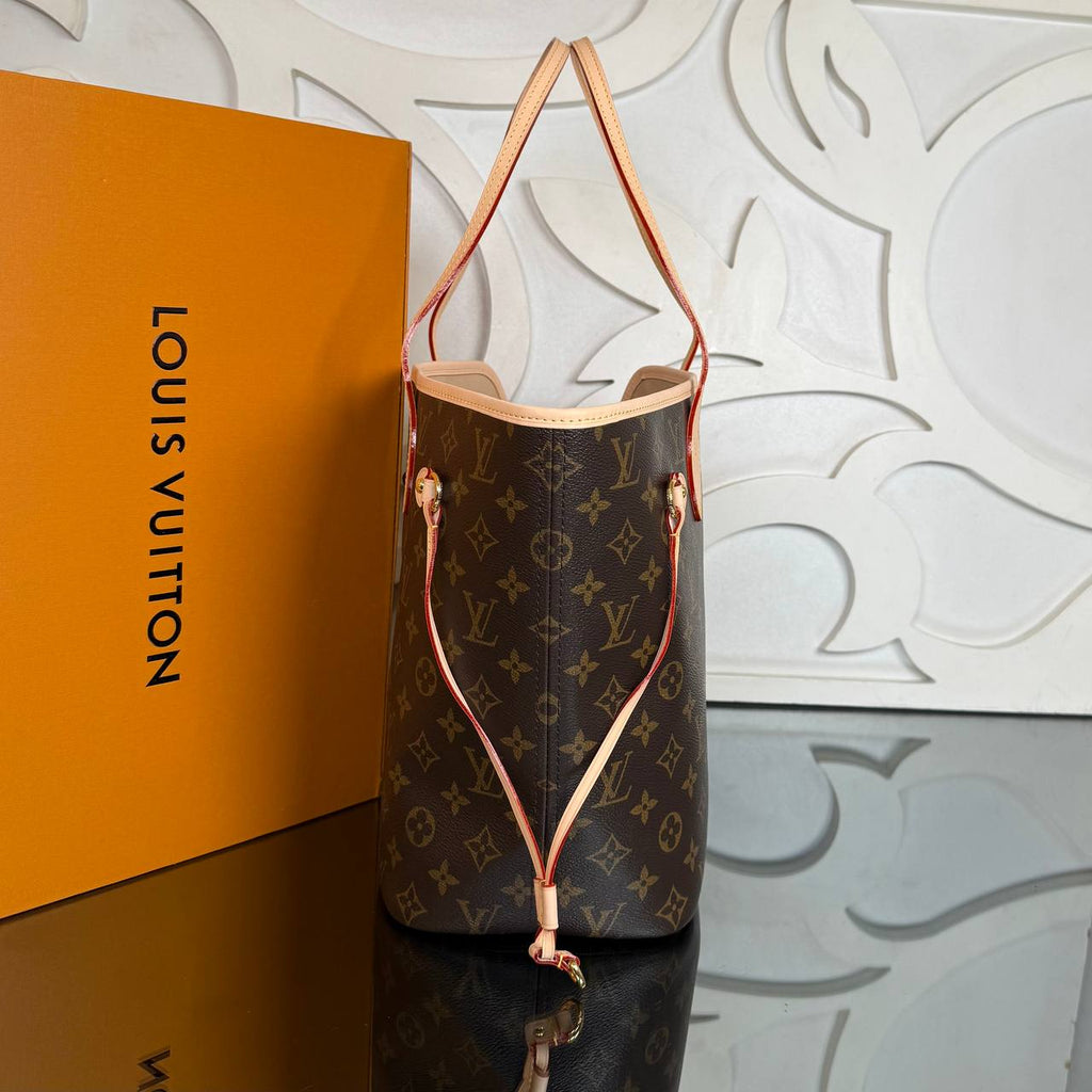 Louis Vuitton Neverwoof Bag 

910629 ⭐️