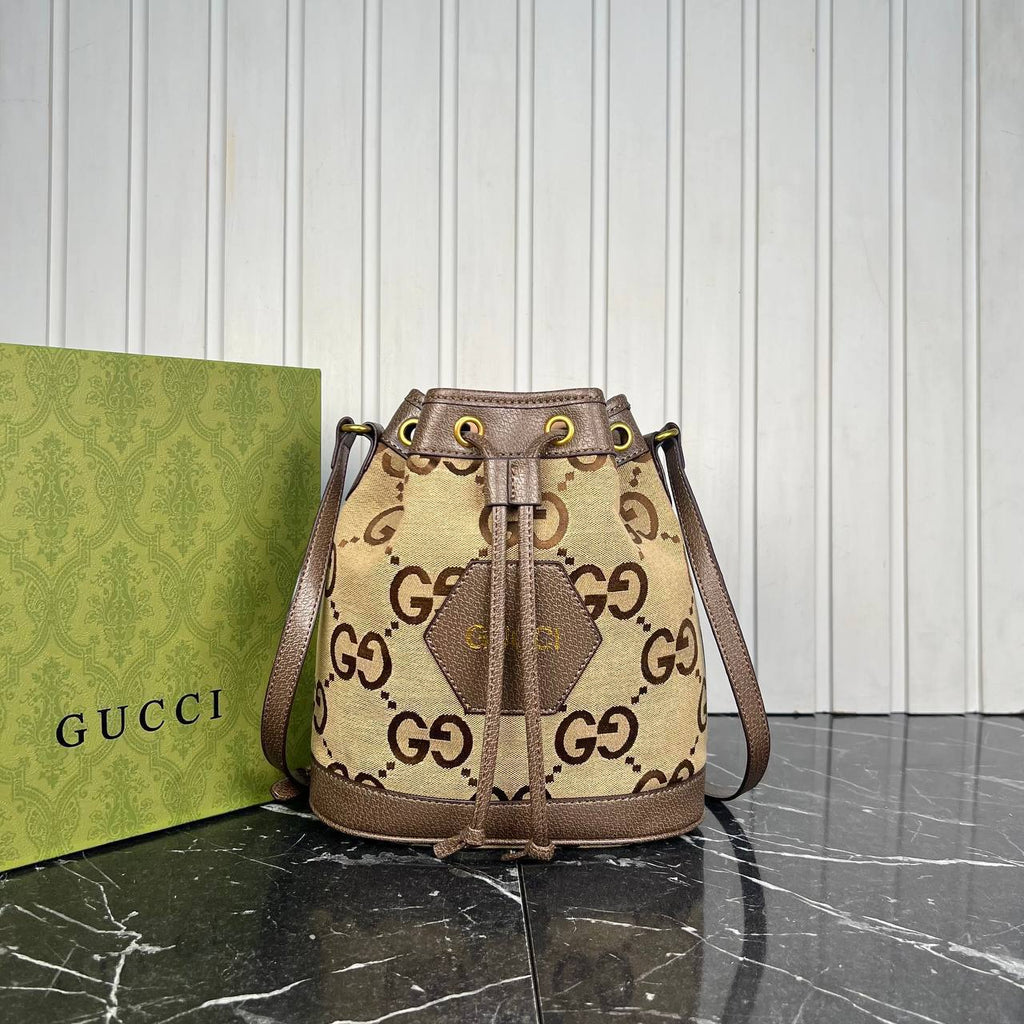 Gucci Neo Vintage Bag 
Τσάντα 
27x26 cm 
794