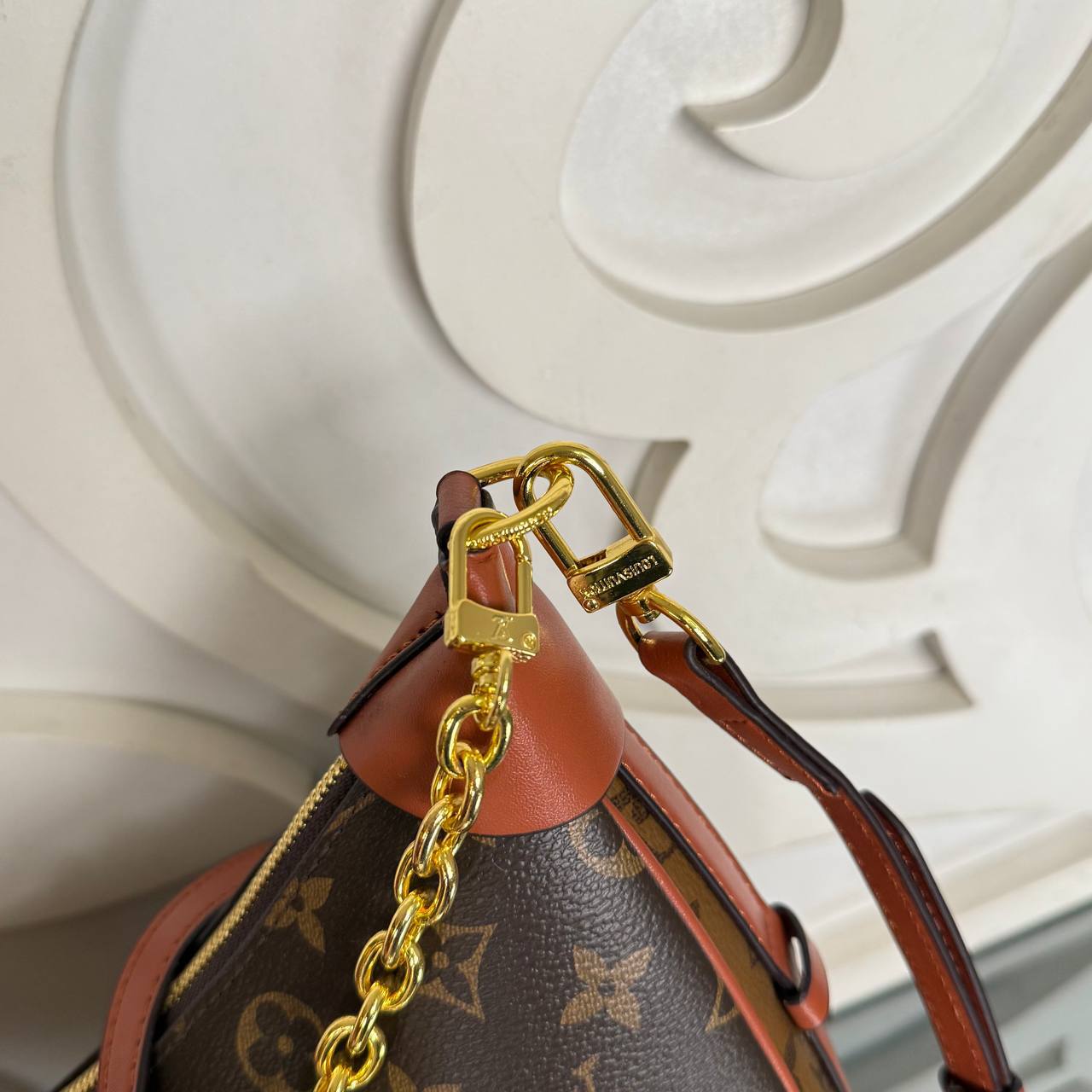 Louis Vuitton Loop Hobo Bag 

910432 ⭐️