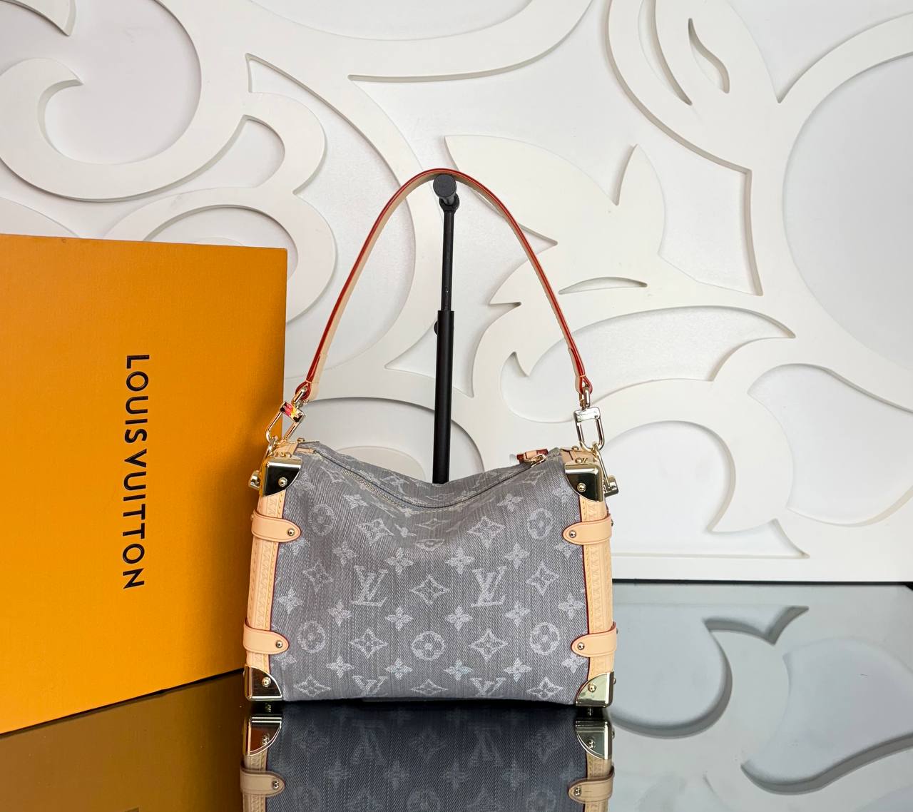 Louis Vuitton Side Trunk MM Denim

910157 ⭐️