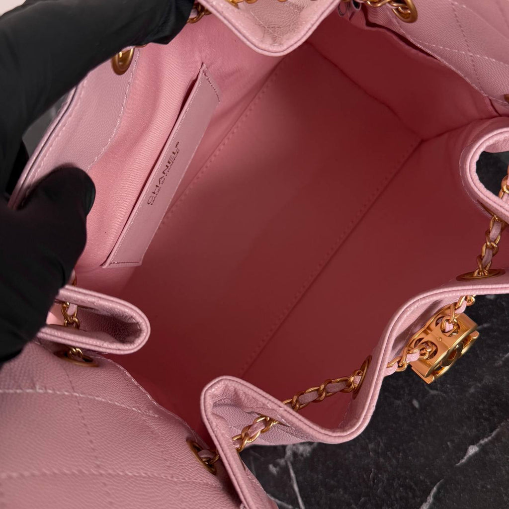Chanel 25 Small Handbag

29x19 cm
910139 ⭐️