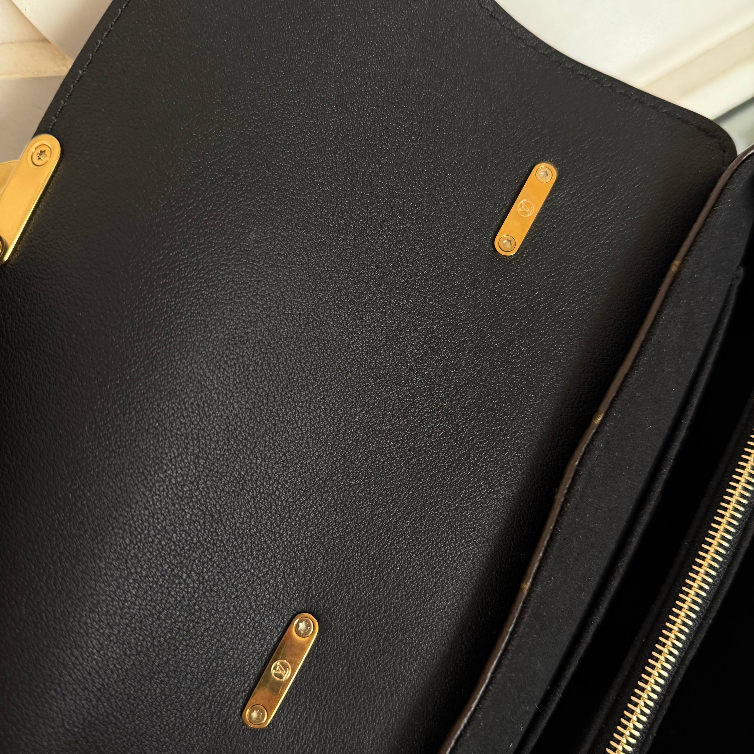 Louis Vuitton Madeleine BB Bag

910582 ⭐️