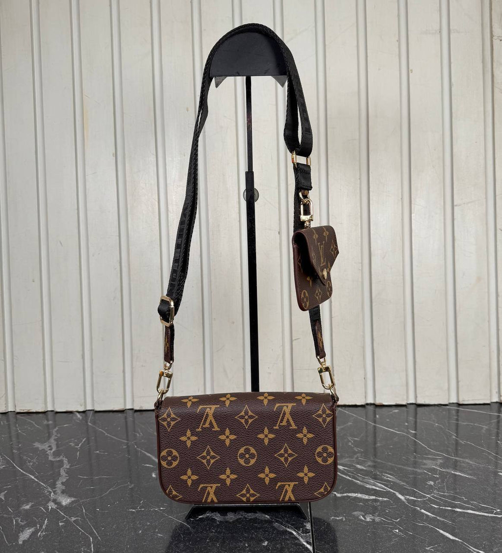 Louis Vuitton Felicie Strap & Go Wallet 

5654