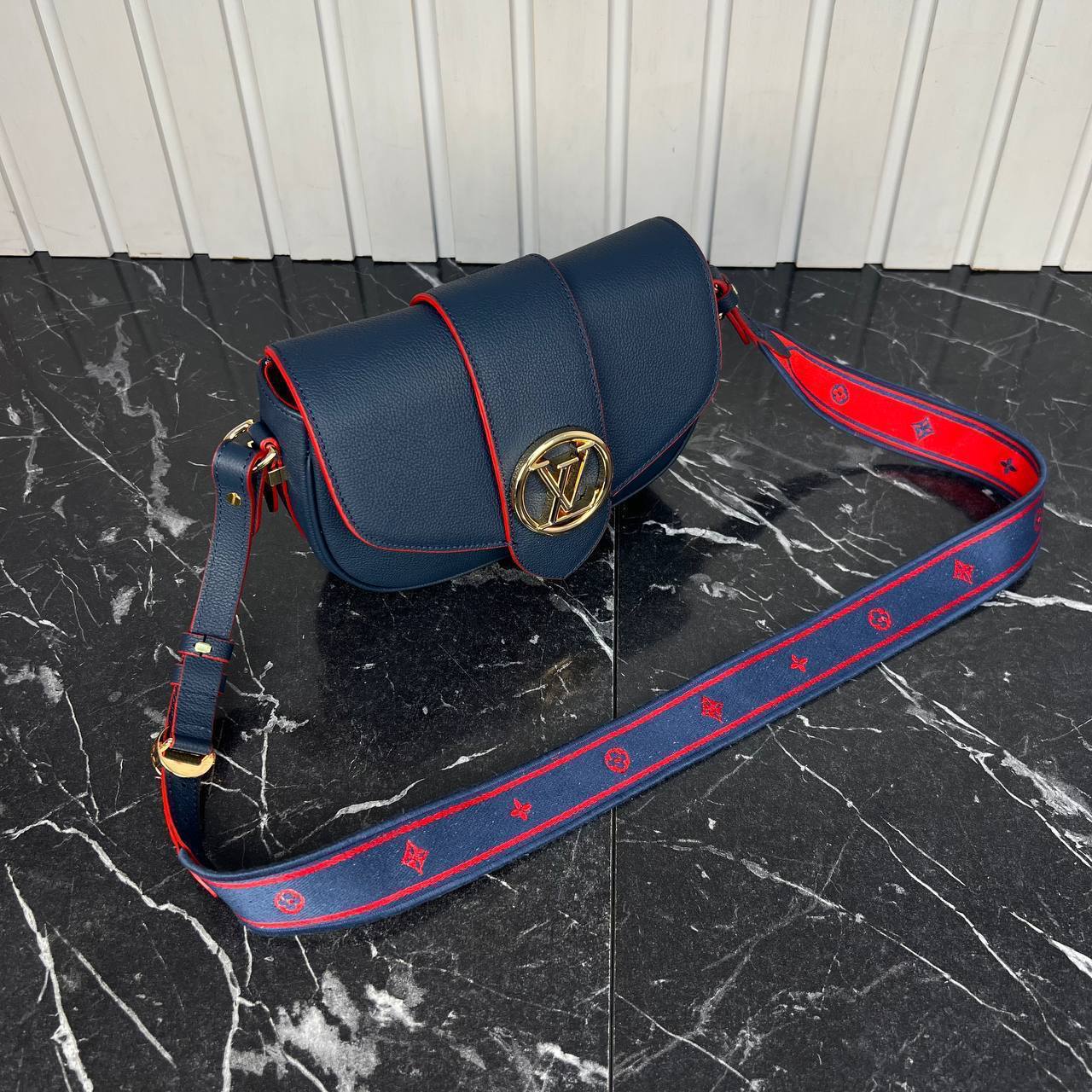 Louis Vuitton Pont 9 Soft MM Bag

758-1 ⭐️