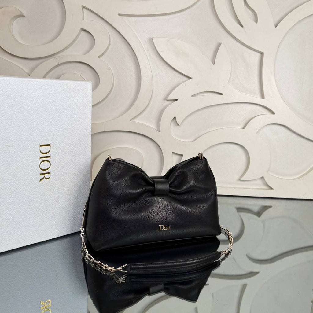 Christian Dior Small Bow Bag

24x16 cm 
910820 ⭐️