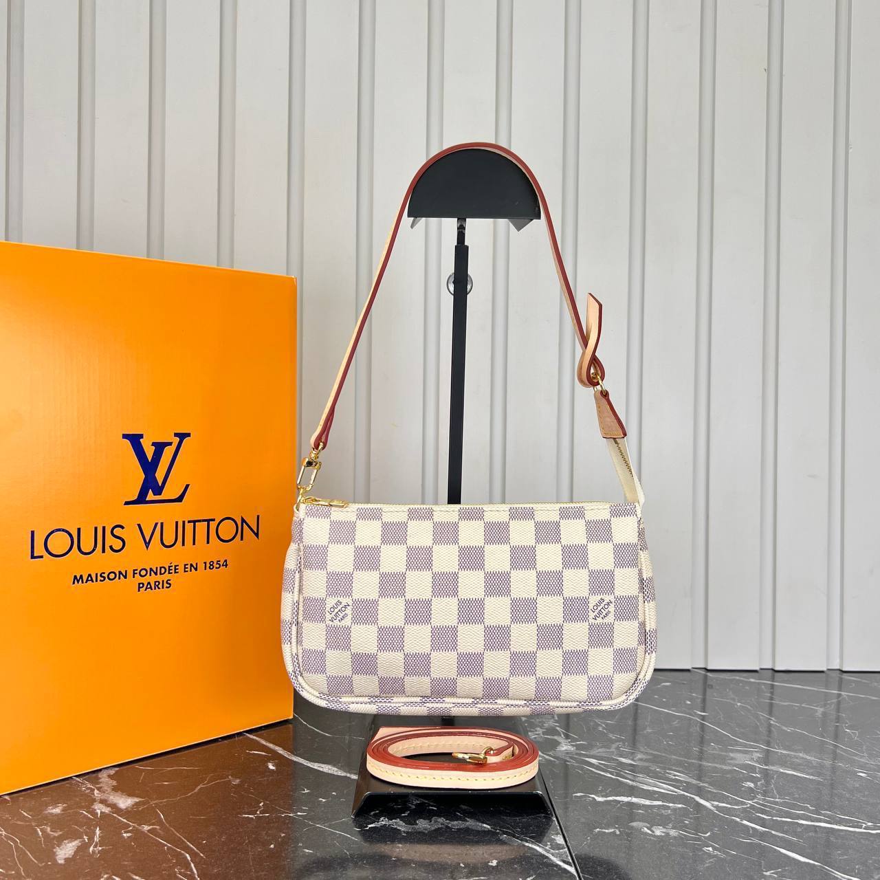 Louis Vuitton Pochette Small 

272 ⭐️