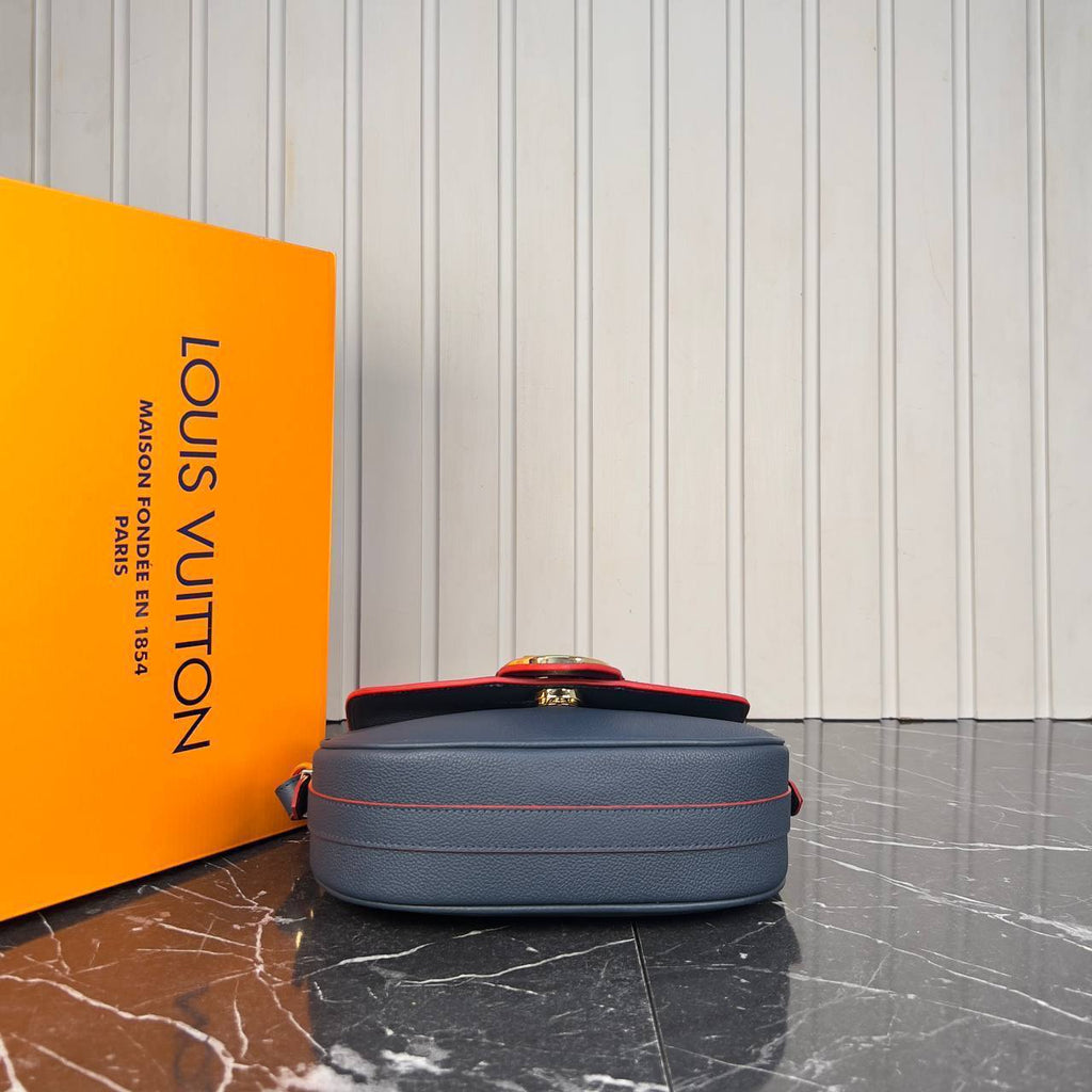 Louis Vuitton Pont 9 Soft MM Bag

758-1 ⭐️