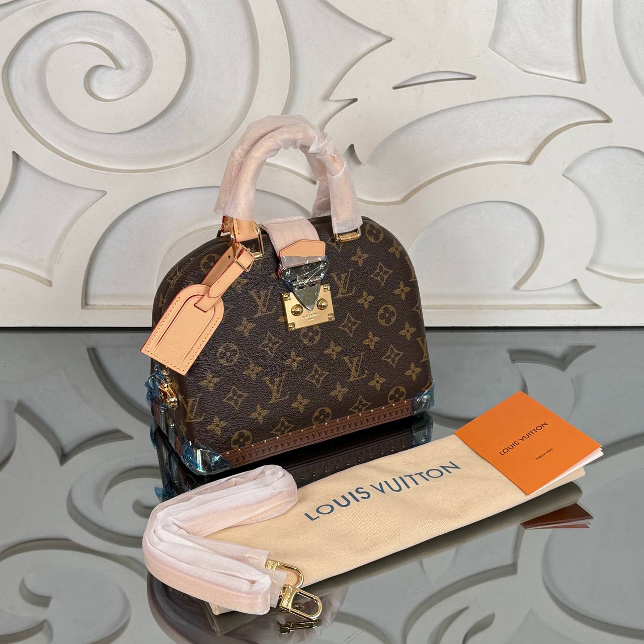 Louis Vuitton Alma Trunk

910958 ⭐️