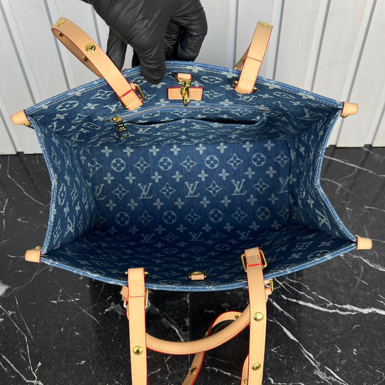 Louis Vuitton OnTheGo MM Denim

5979