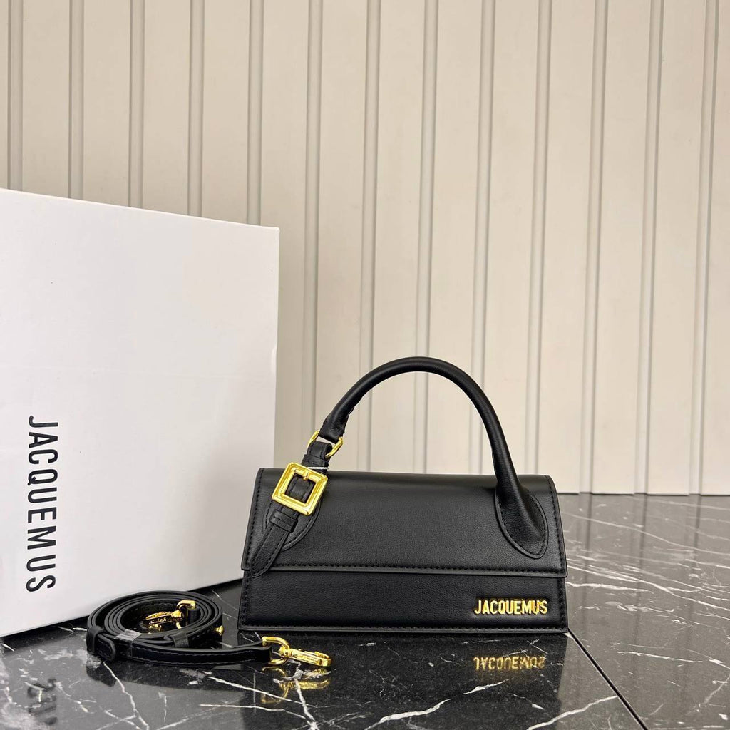 Jacquemus Le Chiquito Bag 

22x10 cm 
5736-10 ⭐️