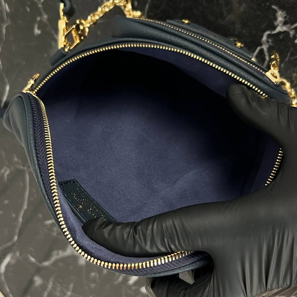 Louis Vuitton Mini Bumbag

6661 ⭐️