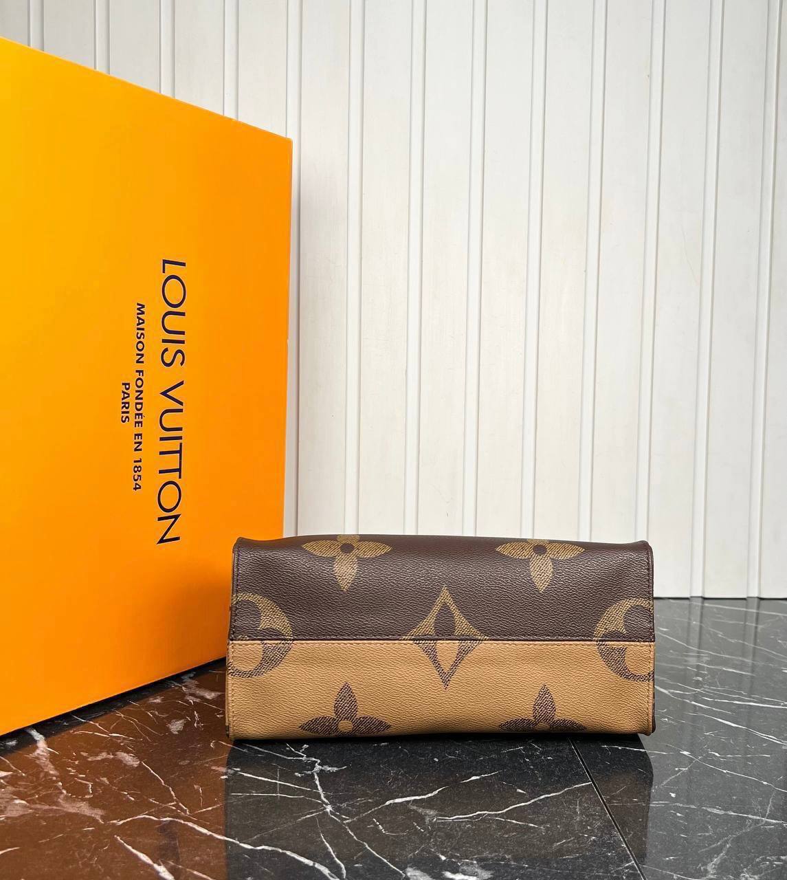 Louis Vuitton OnTheGo PM

5300 ⭐️