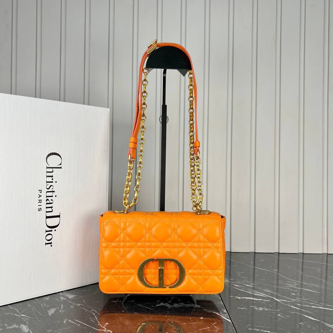 Christian Dior Caro Mini Bag 

22x13.5 cm 
805