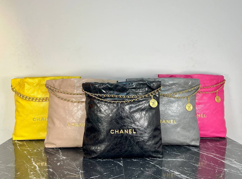 Chanel 22 Handbag

33x39 cm 
5648 ⭐️